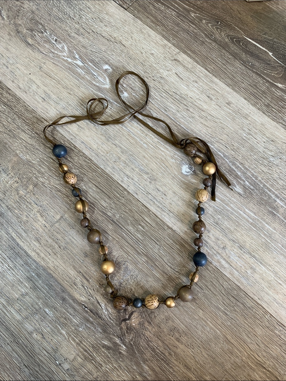 3/$10💕 Brown & Gold Beaded Tie-Neck Necklace